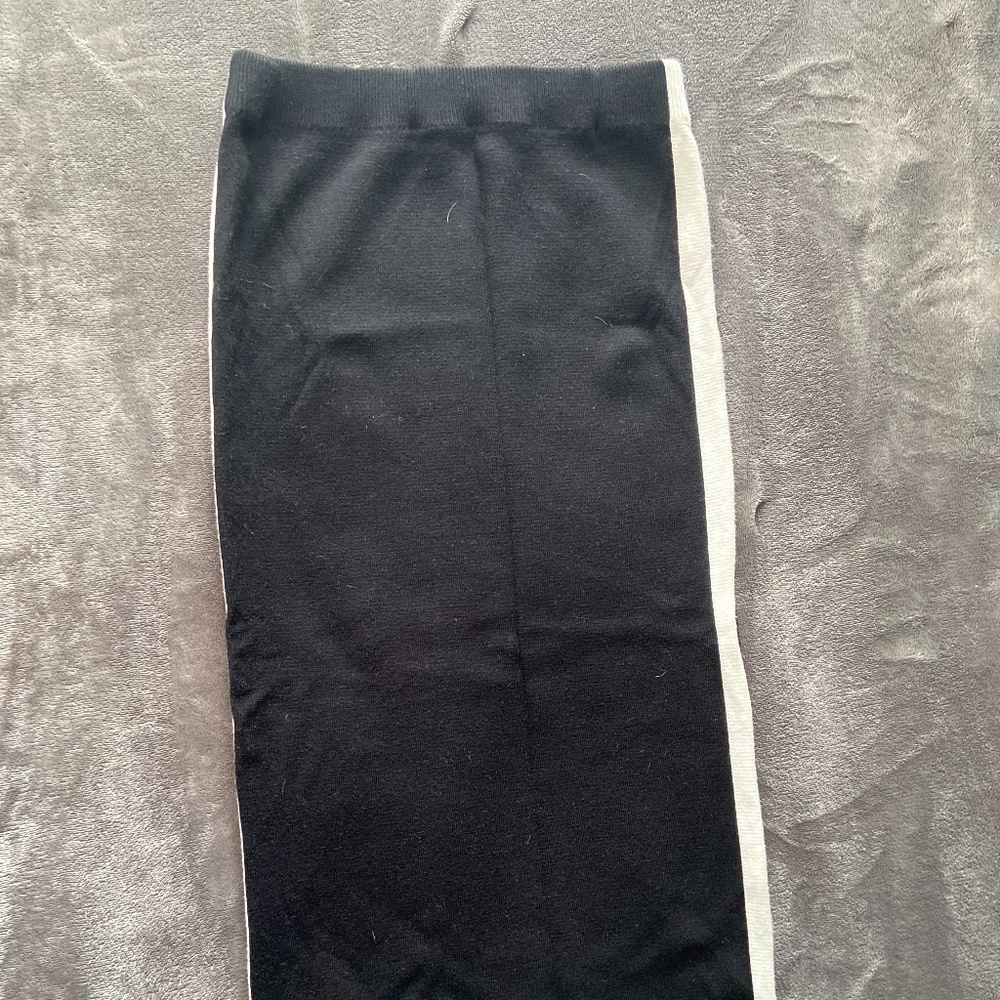 Ribbed Knit Skirt